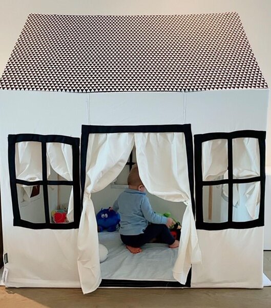 Childhome kangast mängumaja Black&White 125x95x145 - Childhome