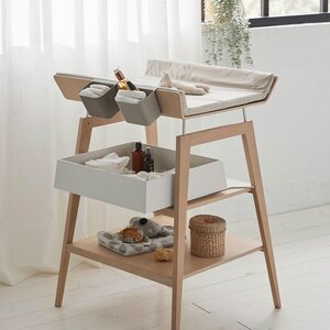 Leander changing table w. mat Linea, Oak - Childhome