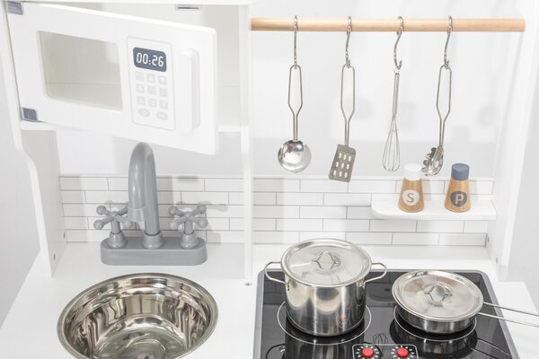 PolarB Little Chefs Kitchen with Light and Sound - White - PolarB