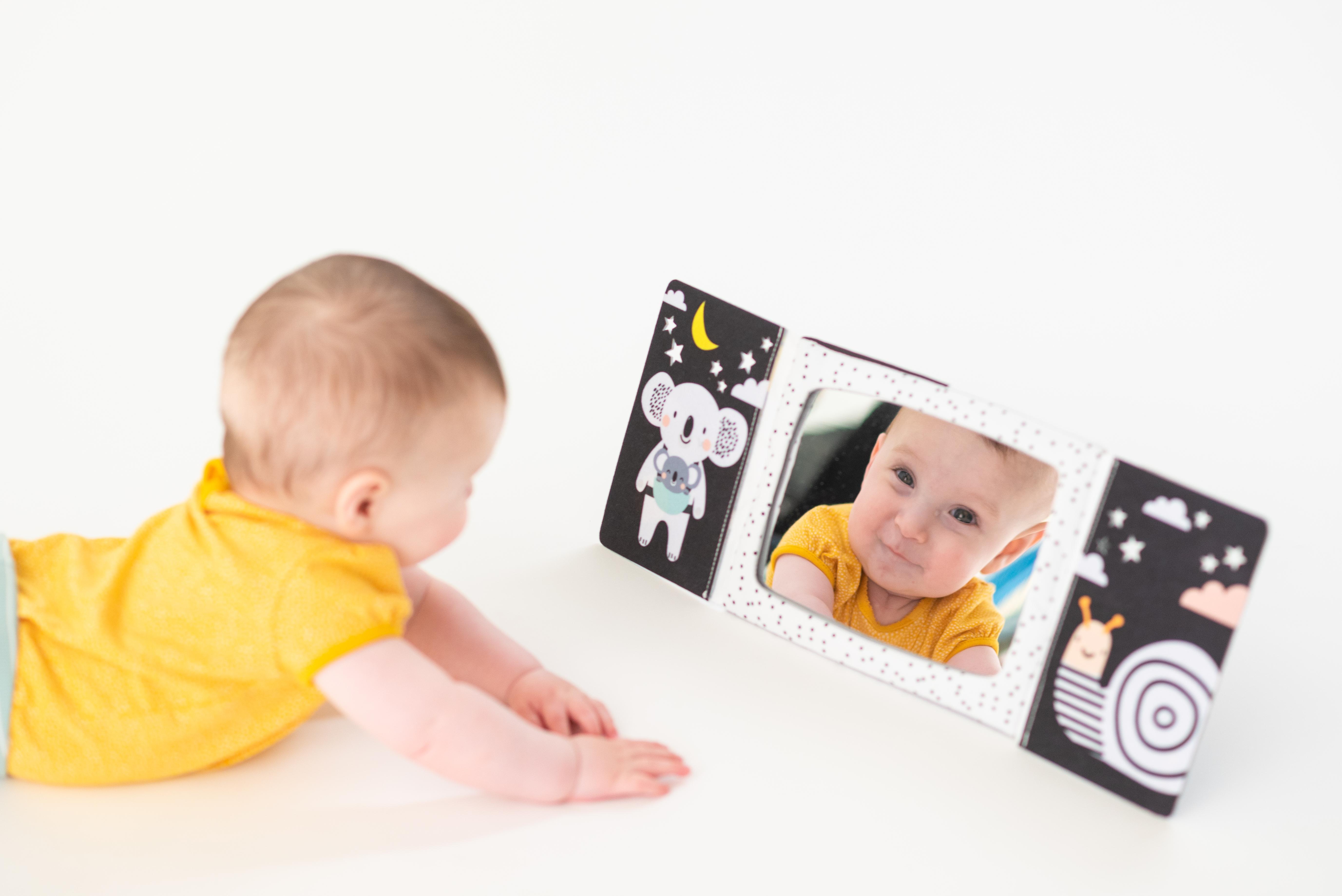 Taf Toys Tummy time mirror Book NordBaby