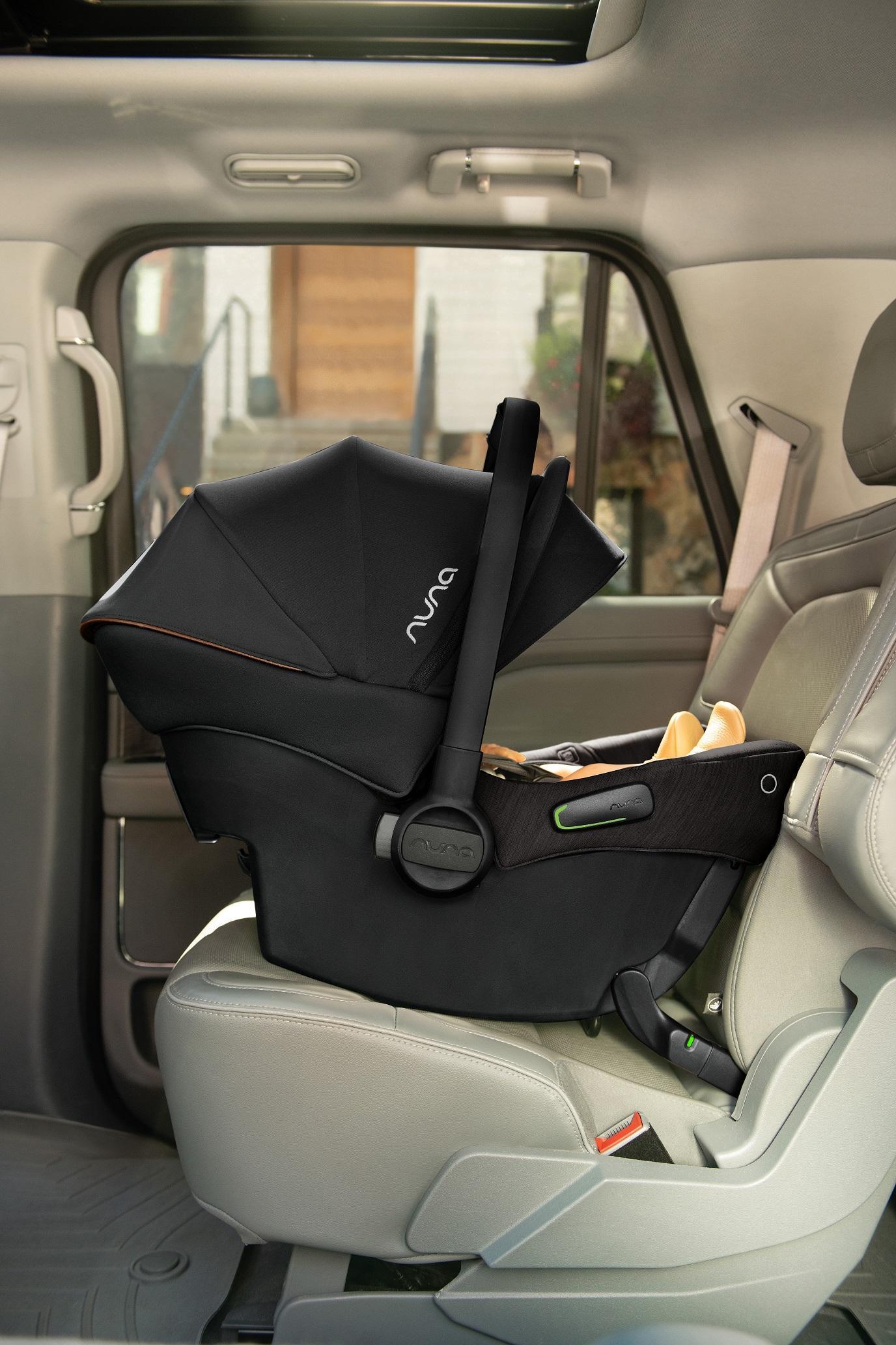 NUNA Babyschale PIPA urbn mit integriertem ISOFIX Granite